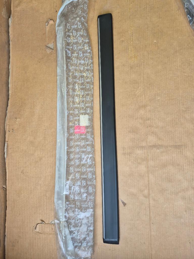 Protecteur Porte AVG Peugeot 405 LesAnciennes.com