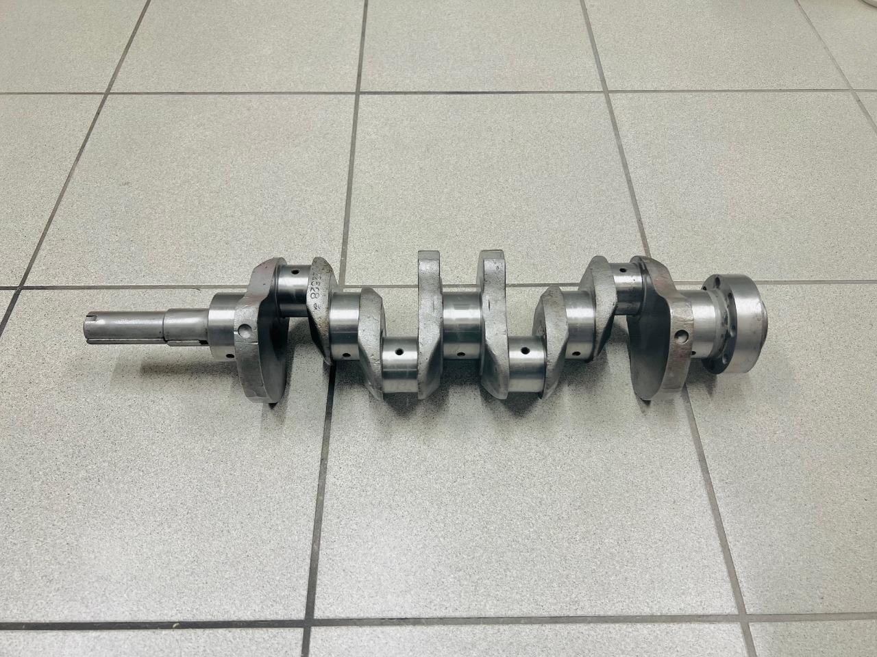 Vilebrequin 1300 Alfa Romeo Giulietta 750 moteur A LesAnciennes.com