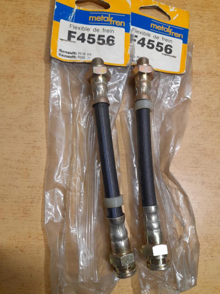 Flexibles de Frein Arrière Renault 18 R30 LesAnciennes.com