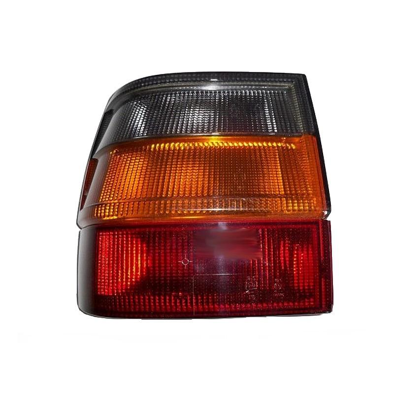 Feu arrière gauche fumé RENAULT R11 (R11) LesAnciennes.com