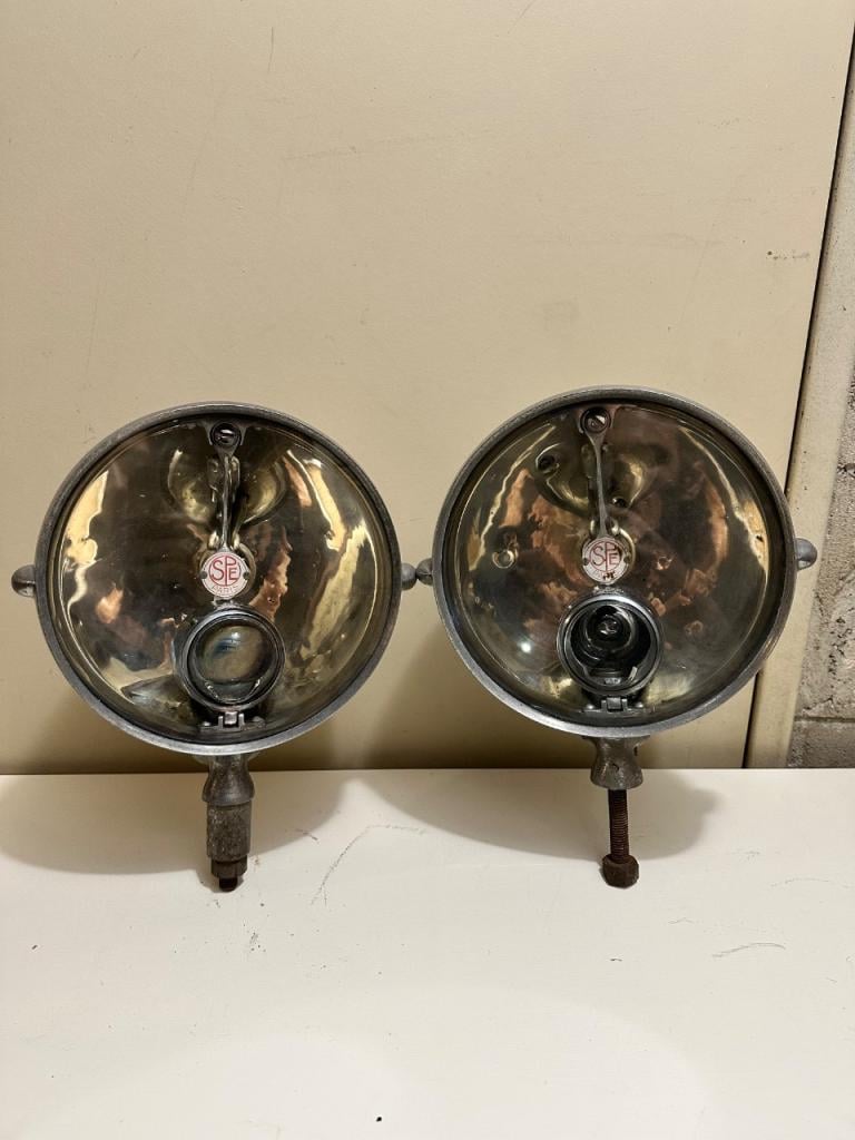 Phares DELAGE D8 LesAnciennes.com
