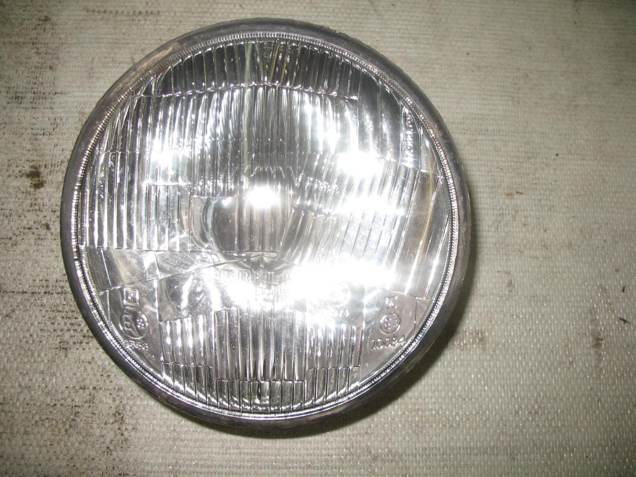 Phare CARELLO divers LesAnciennes.com