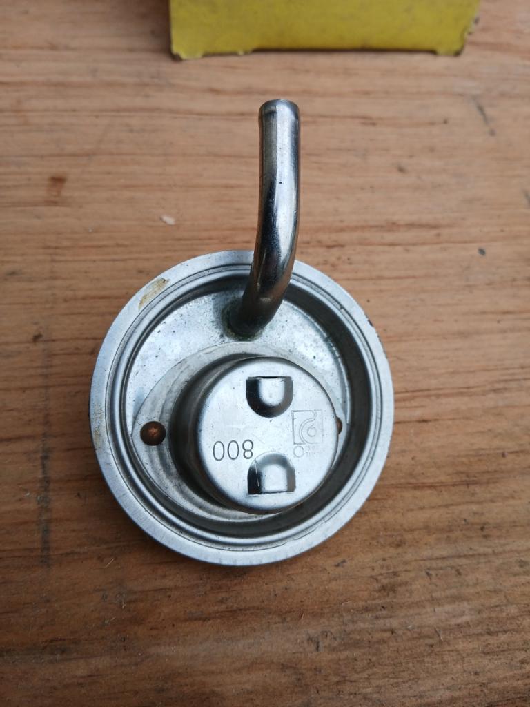 Soupape RENAULT 4 (R4) LesAnciennes.com