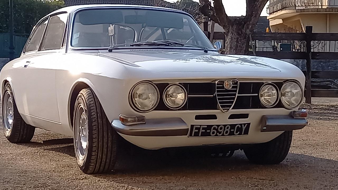 ALFA ROMEO Giulia 1750 GT VELOCE S1 - 1969 LesAnciennes.com