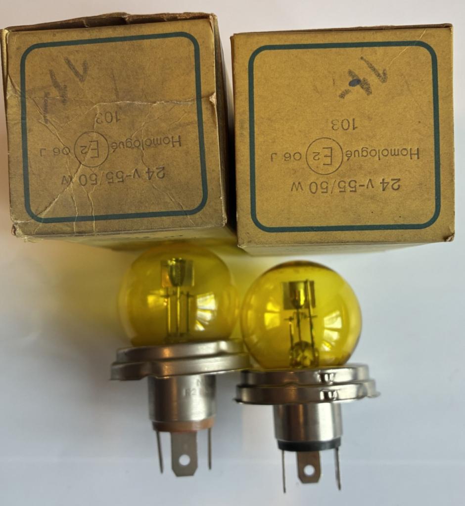 Ampoules MAZDA 24V 24V55/50WP45T LesAnciennes.com