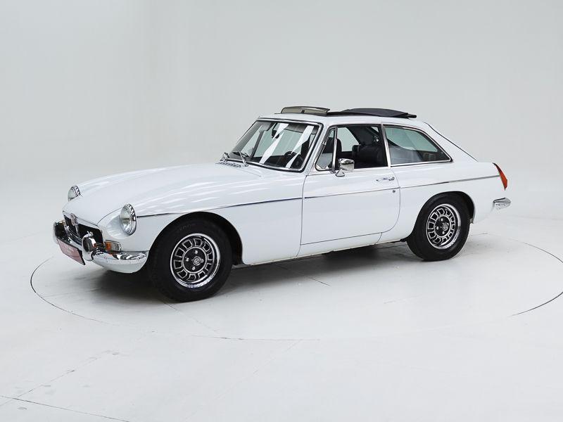 MG B GT V8 - 1974 LesAnciennes.com