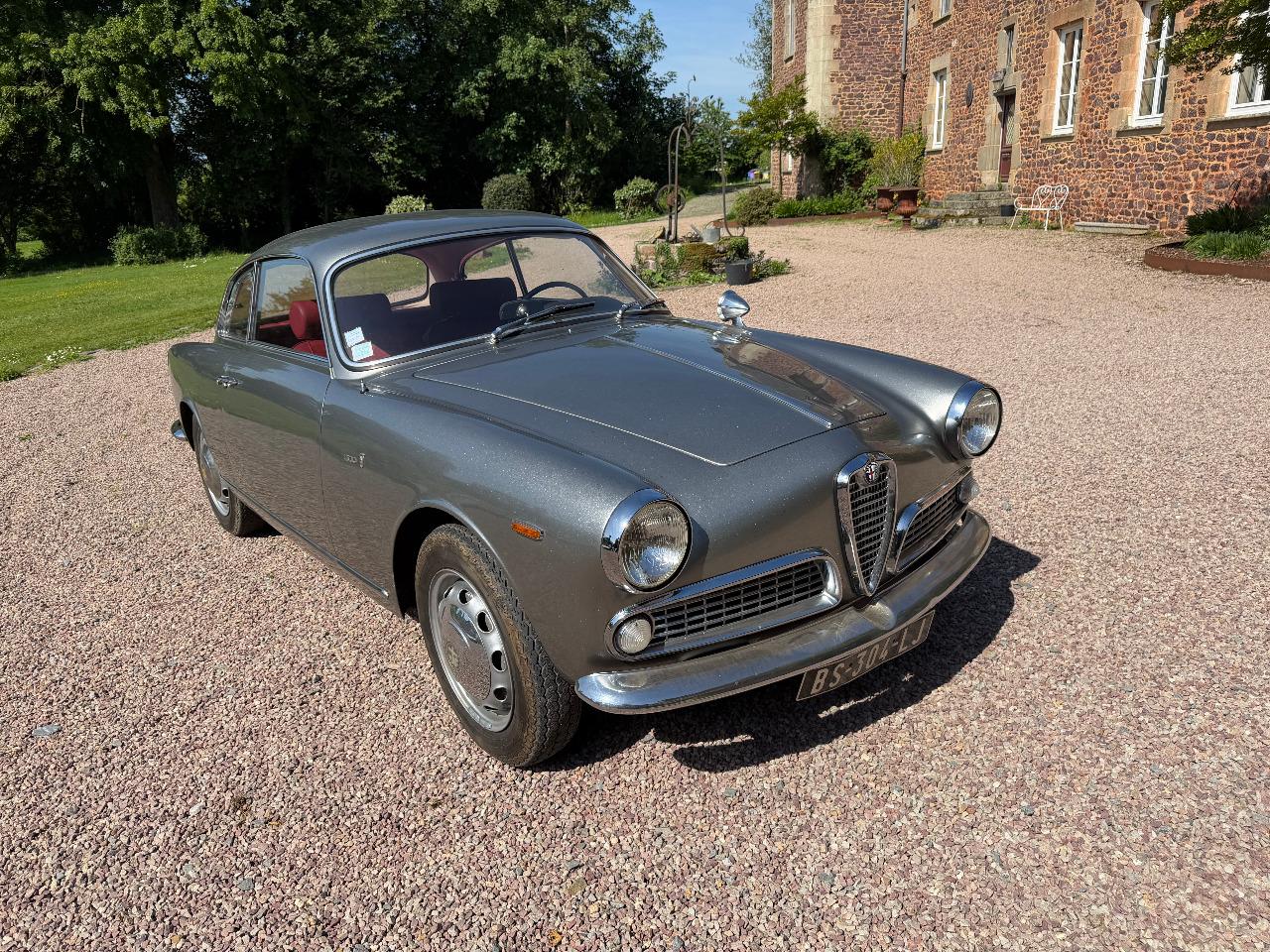ALFA ROMEO Giulia Sprint coupé - 1963 LesAnciennes.com