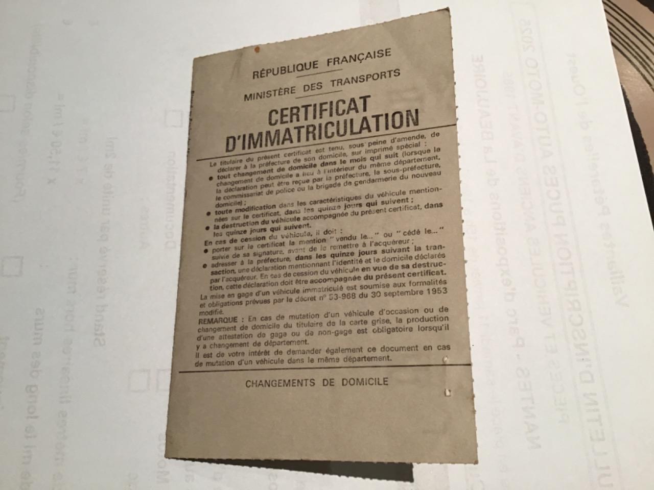 PEUGEOT 404 BERLINE LesAnciennes.com