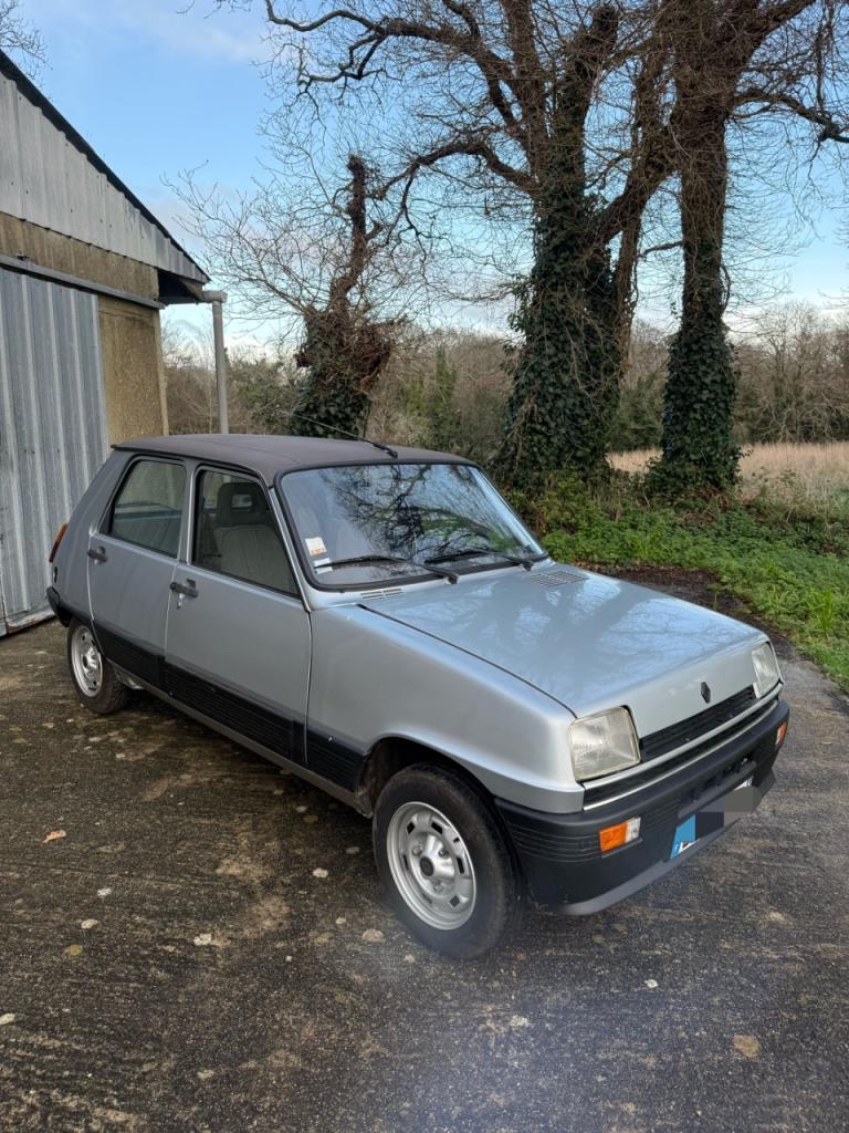RENAULT 5 (R5) R5 Automatic - 1982 LesAnciennes.com
