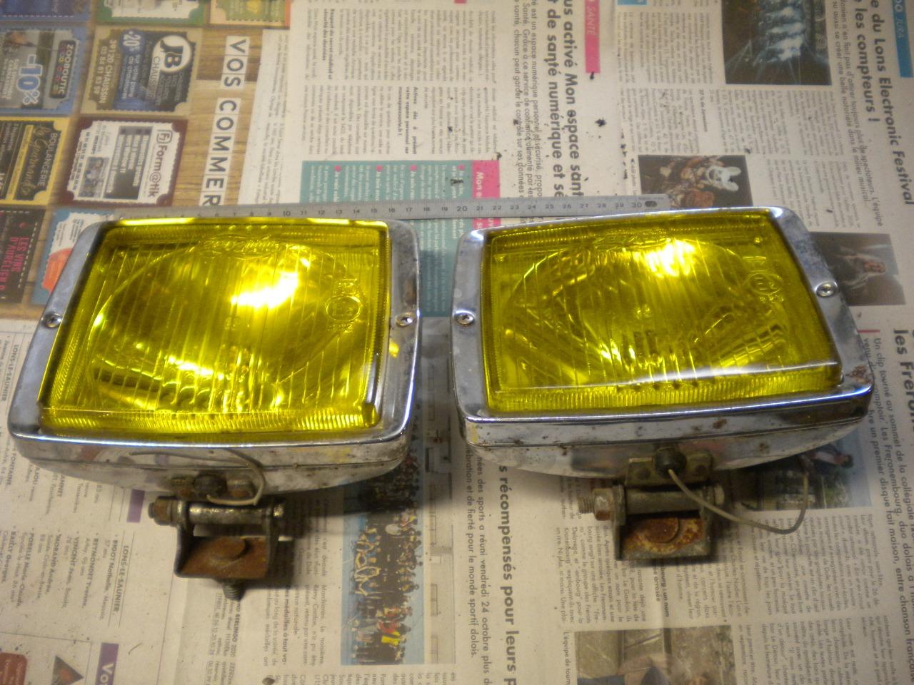 Pièces UNE PAIRE DE PHARES automobile vintage LesAnciennes.com