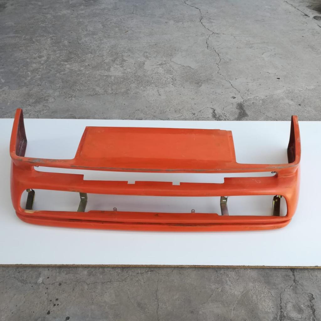 Pare-chocs avant Ferrari 328 LesAnciennes.com