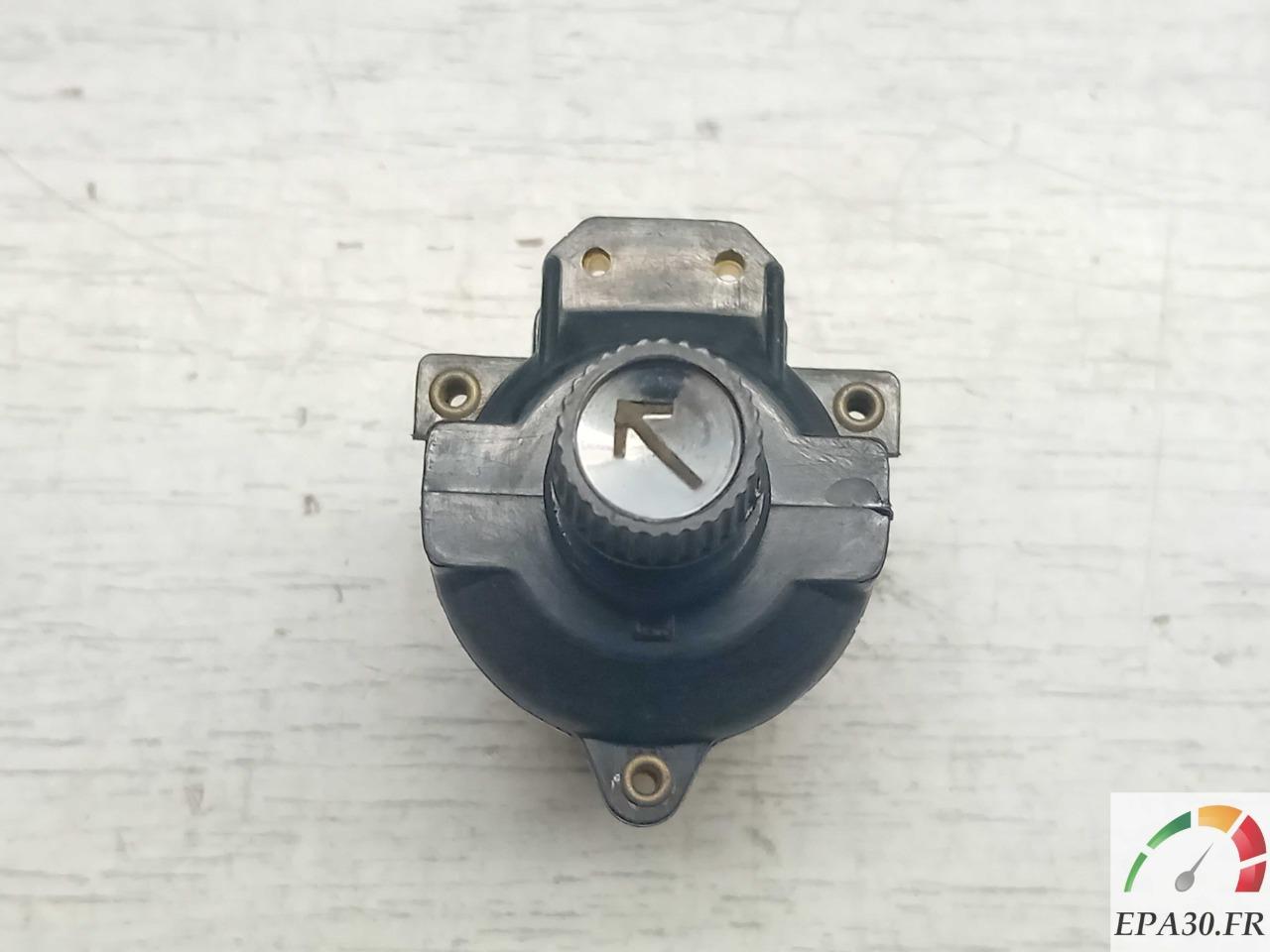 COMMUTATEUR FEUX POSITION CITROEN AMI 6 DS ID HY LesAnciennes.com