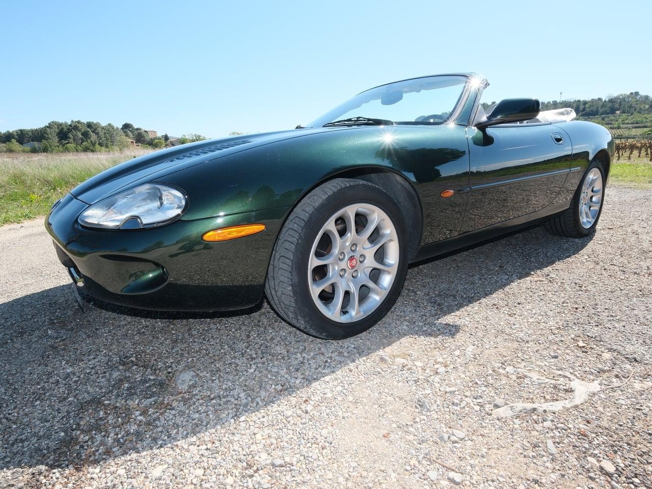 1998 Jaguar XKR Cabriolet X100 LesAnciennes.com