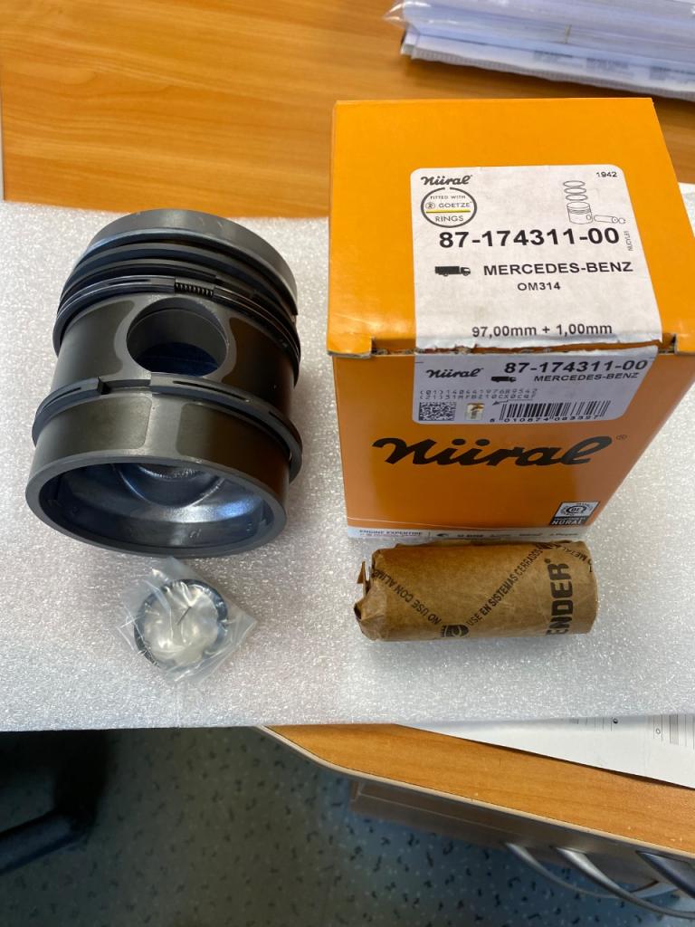 Lot de 6 Piston segmenté 97 mm Mercedes OM 352 OM LesAnciennes.com