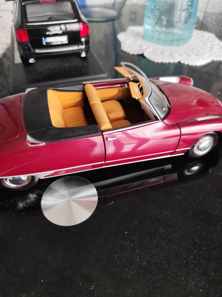 Ds cabriolet 1/18 ieme LesAnciennes.com