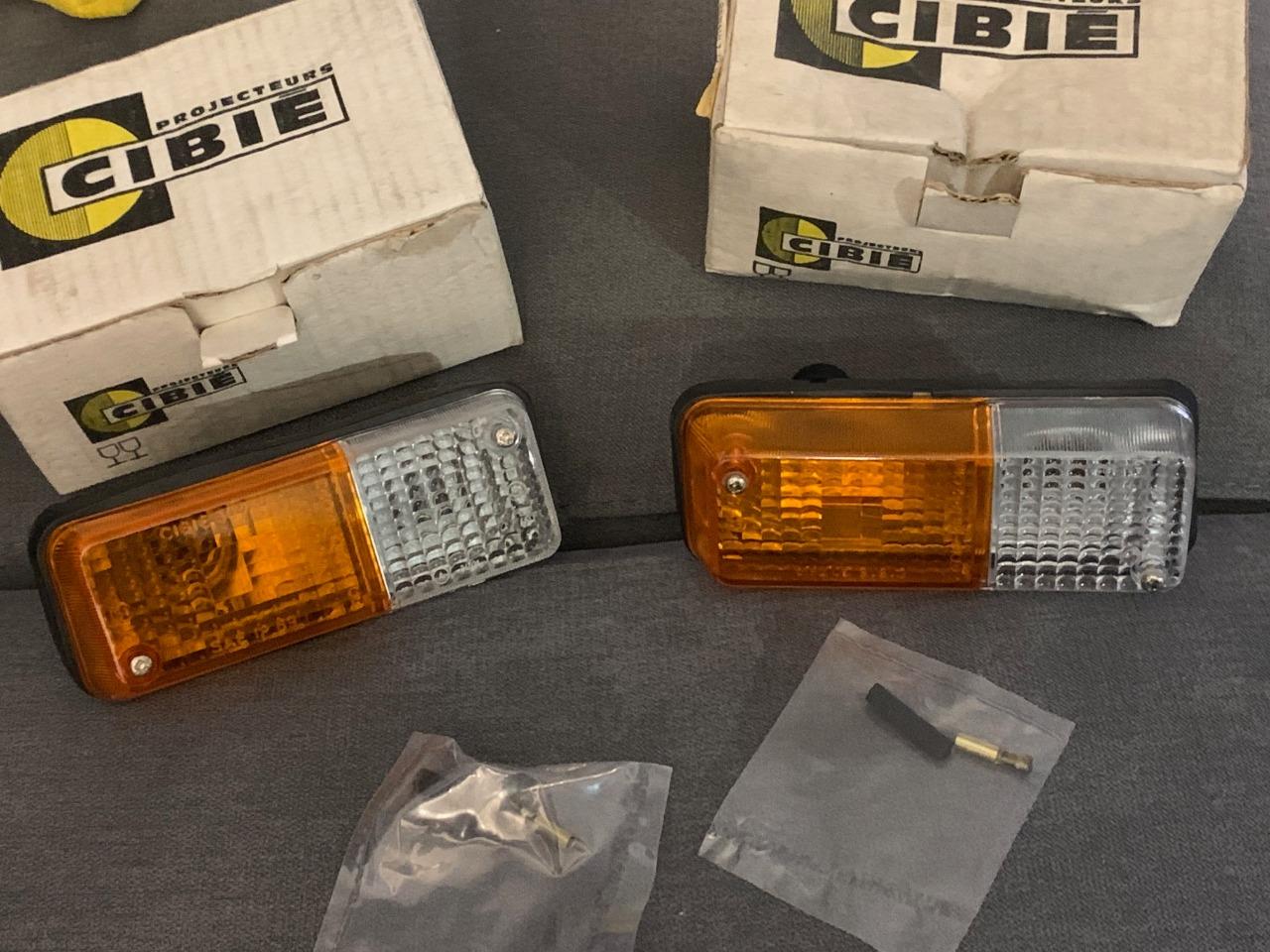Clignotants bicolore Alpine A310 V6, R12, LesAnciennes.com