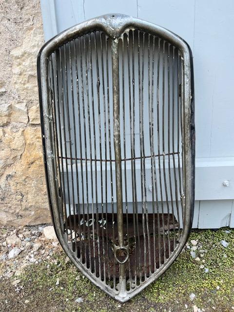 CALANDRE PEUGEOT 401 LesAnciennes.com