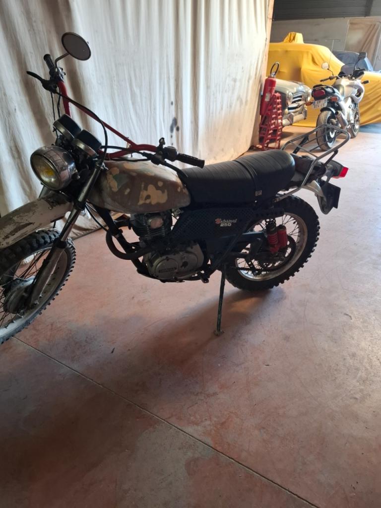 HONDA XL 250 - 1974 LesAnciennes.com