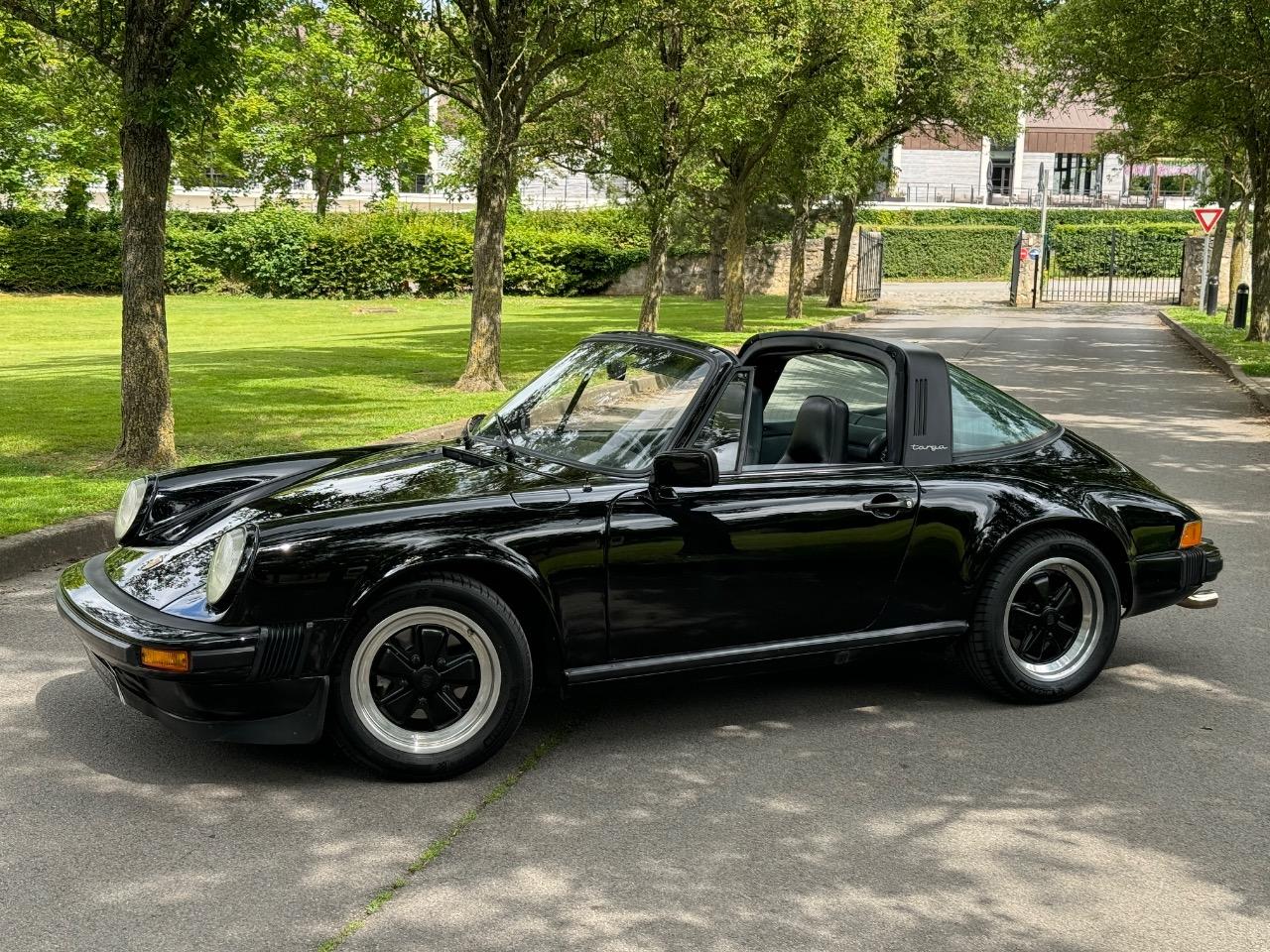 PORSCHE 911 3.0 sc Targa - 1979 LesAnciennes.com