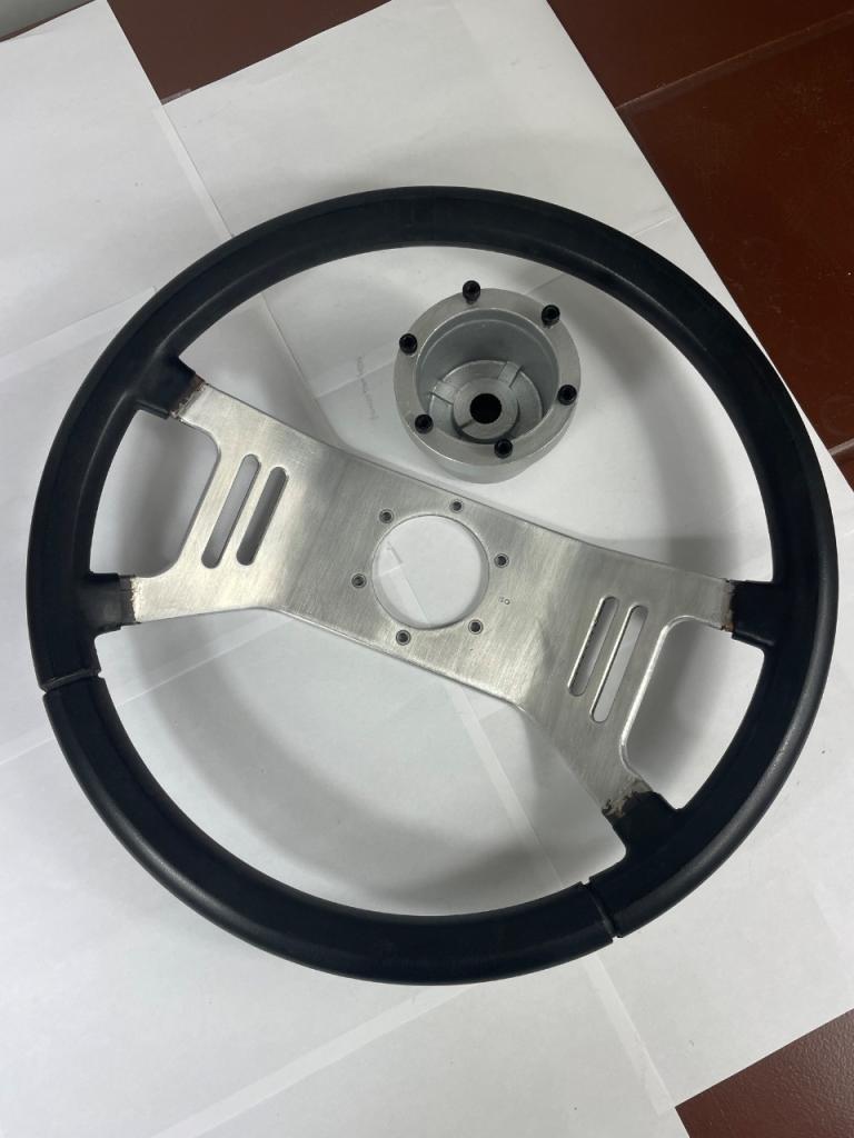 VOLANT ET MOYEU ISO RENAULT FUEGO OU AUTRE 380MM LesAnciennes.com