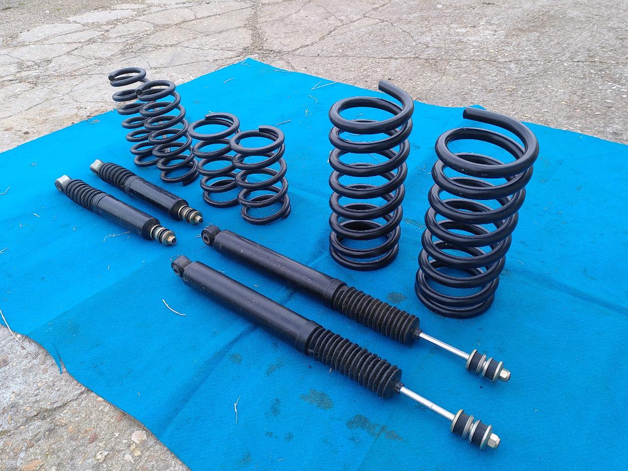 Lot de pièces FACEL VEGA HK500 LesAnciennes.com