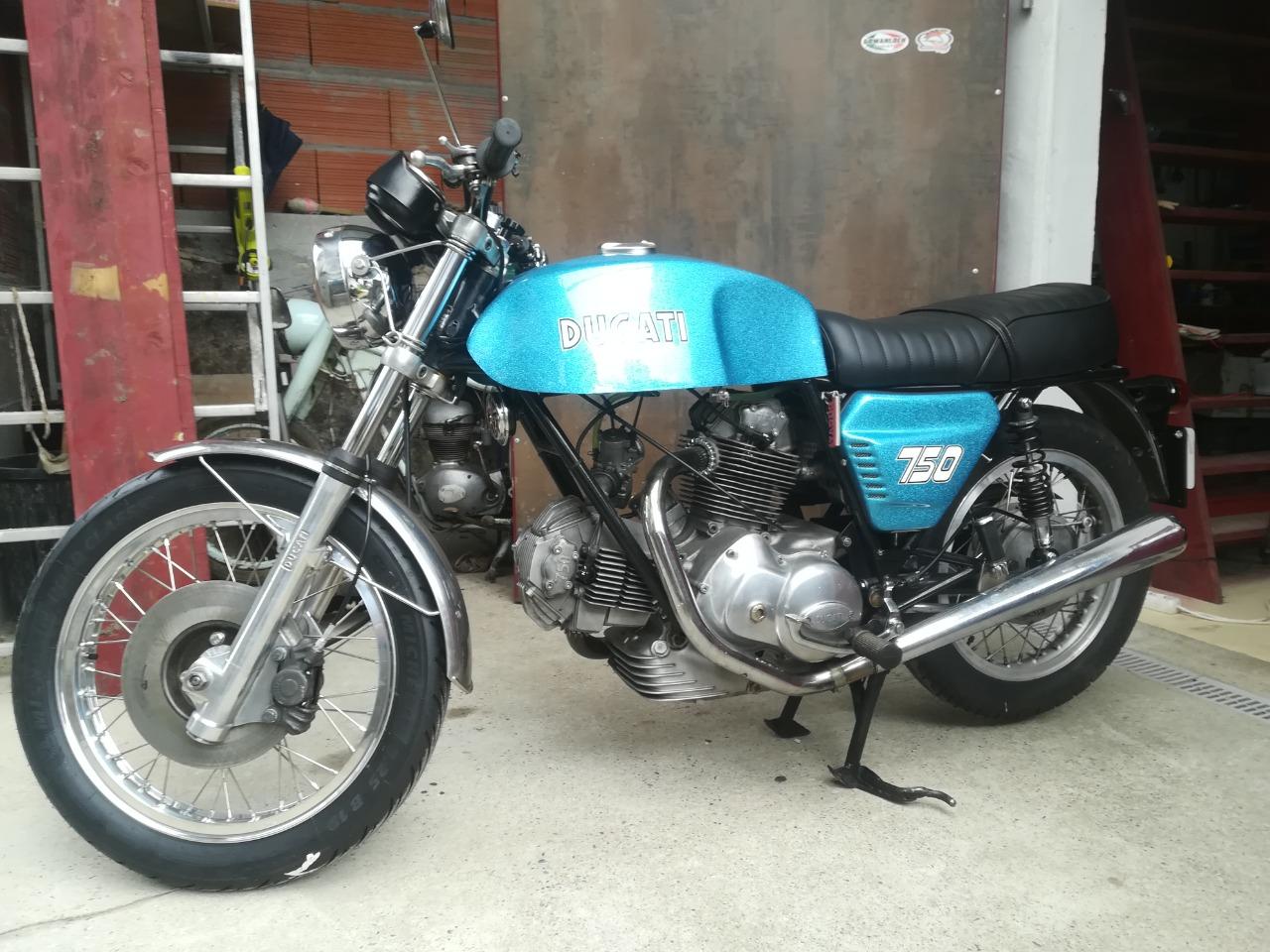 DUCATI 750 GT - 1972 LesAnciennes.com