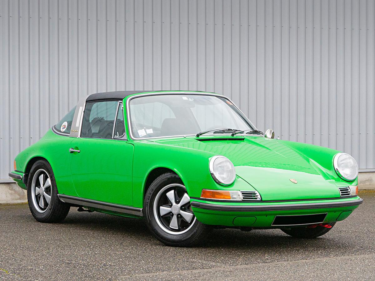 PORSCHE 911 2.2 S Targa - 1971 LesAnciennes.com