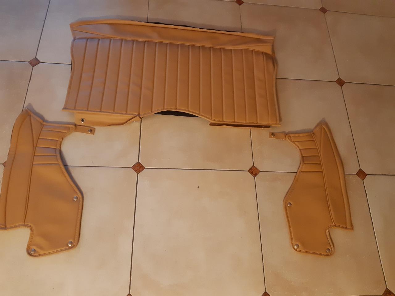 Ensemble vynile TRIUMPH TR4 Soft Top LesAnciennes.com