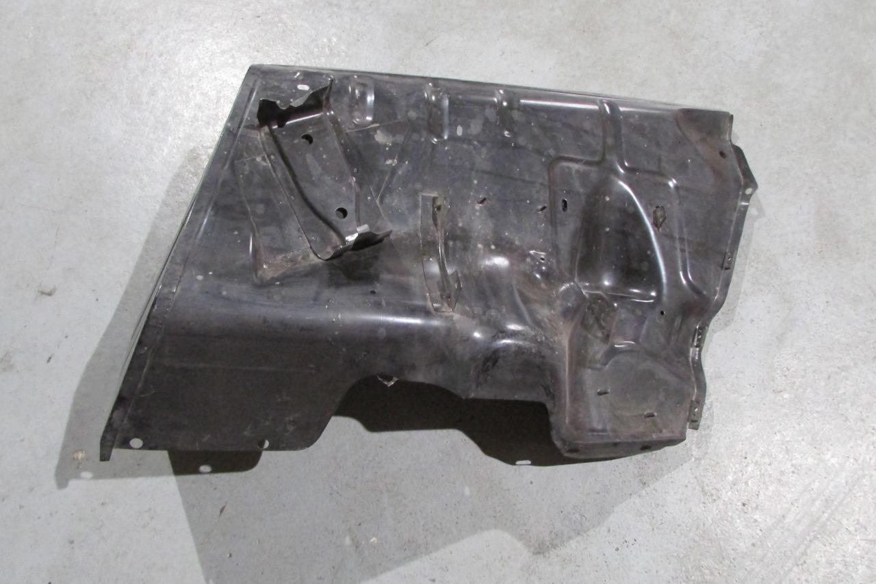 Joue d'aile avant droite RENAULT 6 (R6) LesAnciennes.com