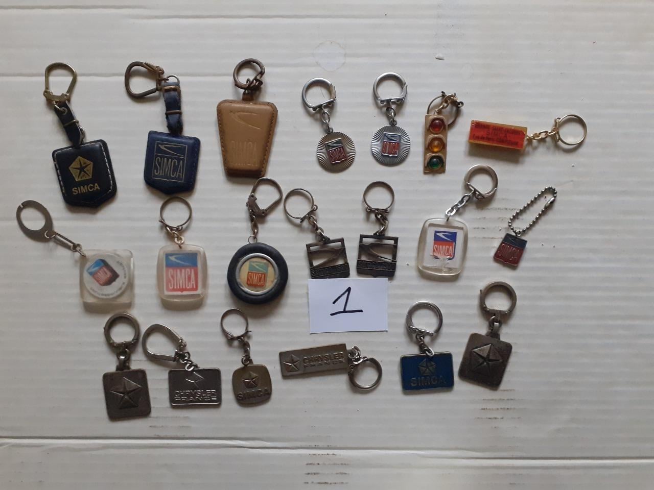 Porte clés Simca années 50/70's LesAnciennes.com