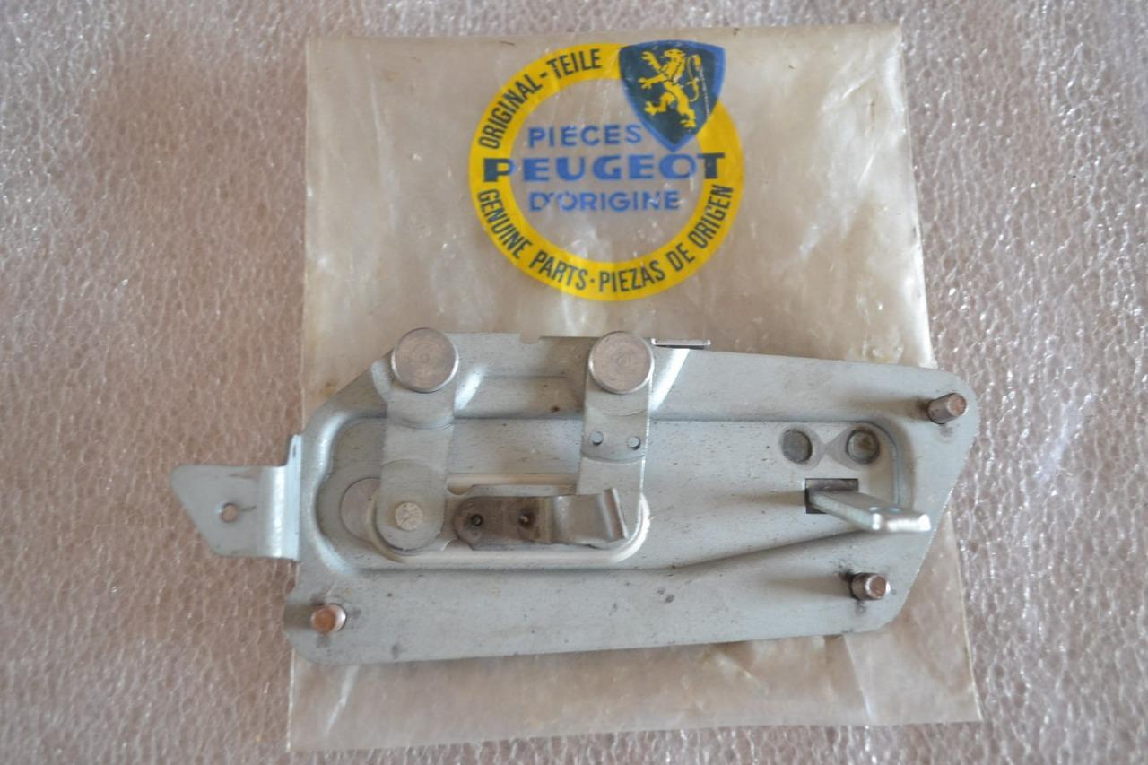 Commande ouverture porte DTE/G PEUGEOT 404 LesAnciennes.com