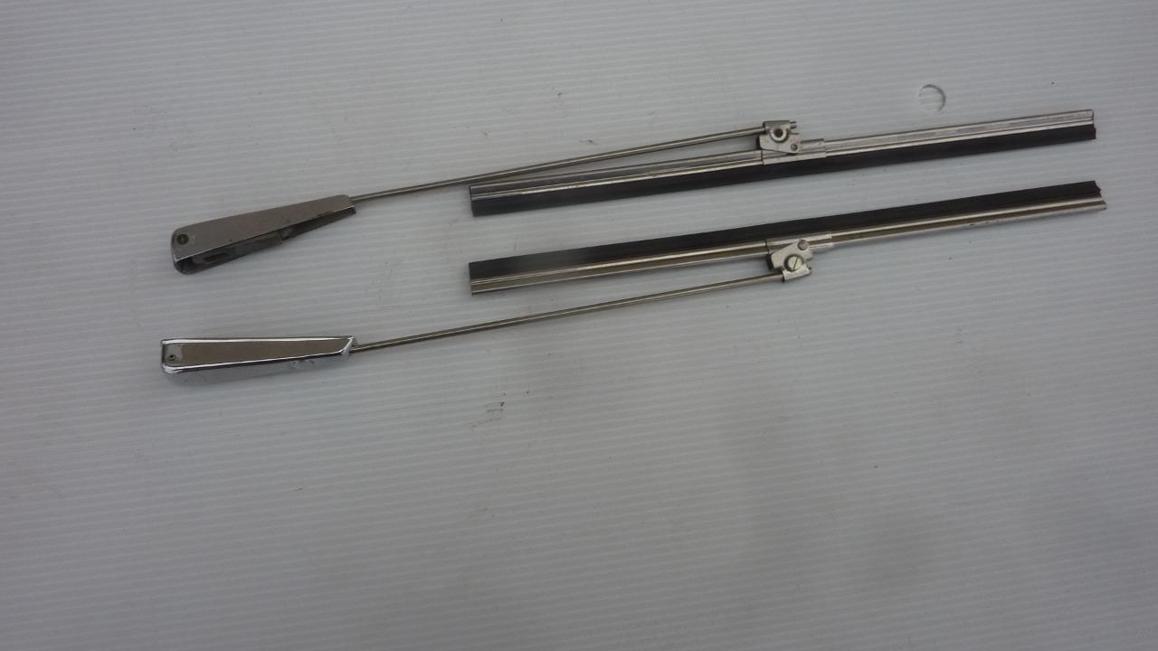 Essuie glace et bras SIMCA 8 LesAnciennes.com