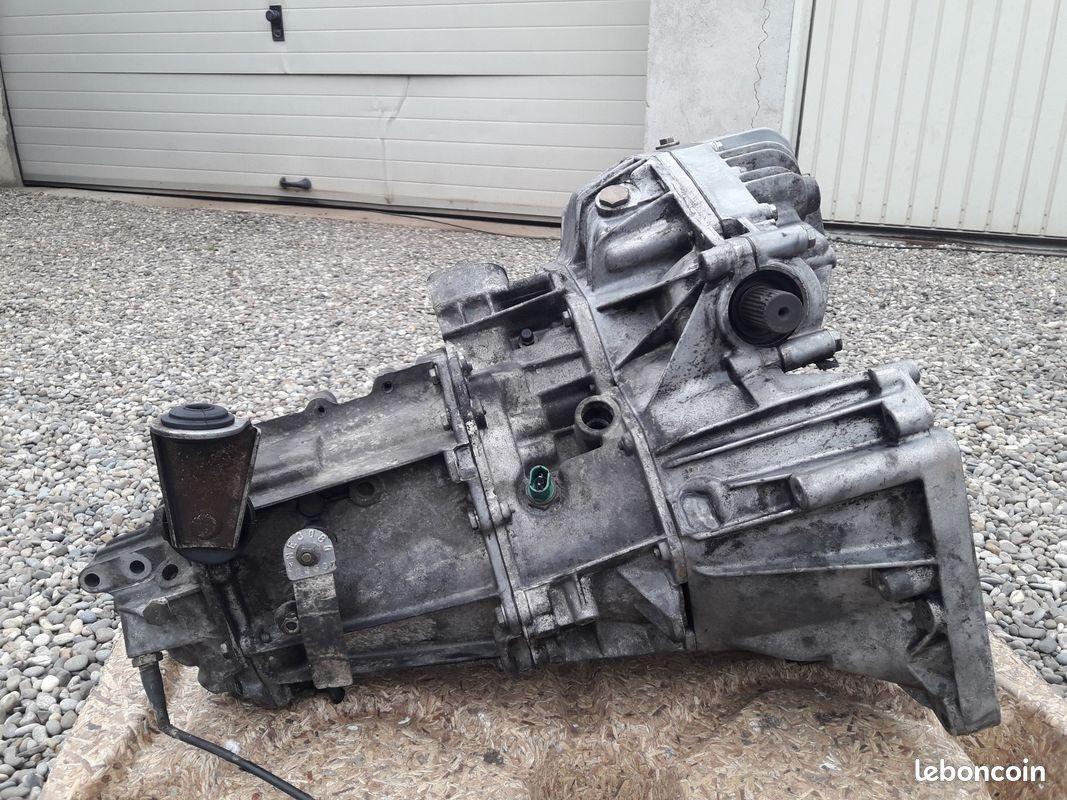 Pièces RENAULT Trafic 2.1L DIESEL LesAnciennes.com