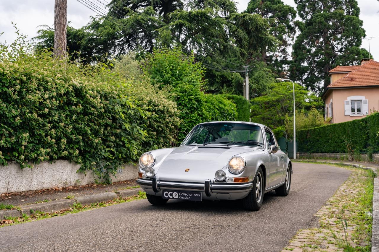 PORSCHE 911 E 2.2L Coupé - 1971 LesAnciennes.com