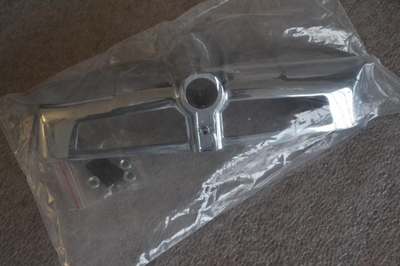 Eclaireur plaque PEUGEOT 203 2eme modèle, neuf LesAnciennes.com