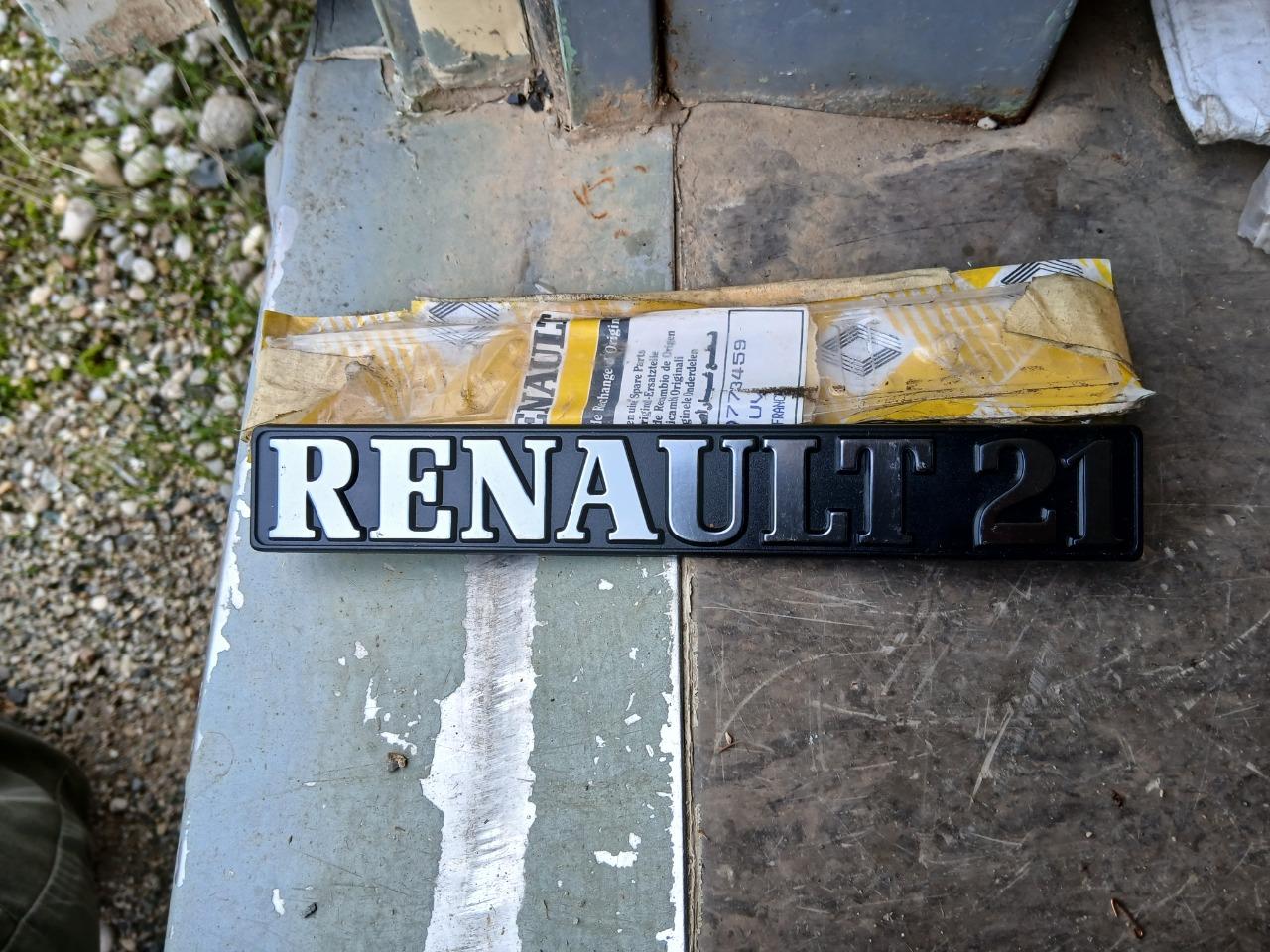 Logo RENAULT 21 (R21) LesAnciennes.com