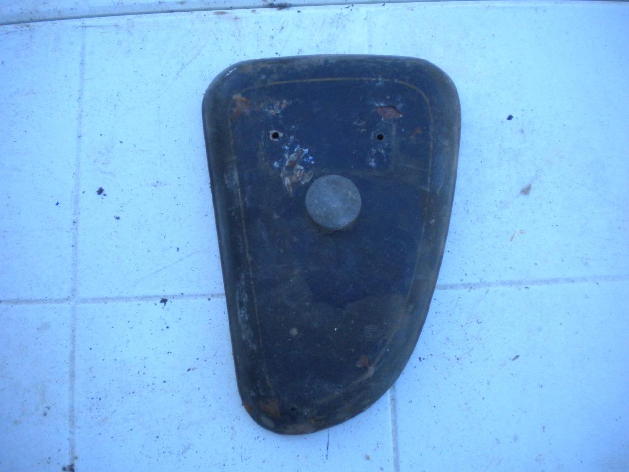 Pièces PORTE DE BOITE a outils moto ancienne LesAnciennes.com