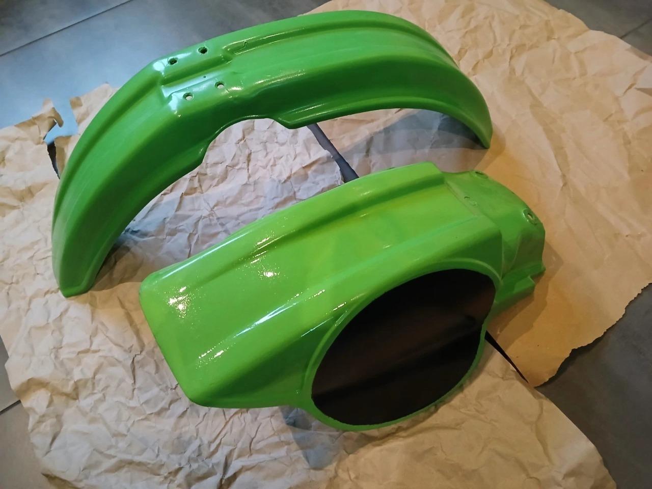 Lot de pièces KAWASAKI KX 80 kx 80 1981 1982 LesAnciennes.com