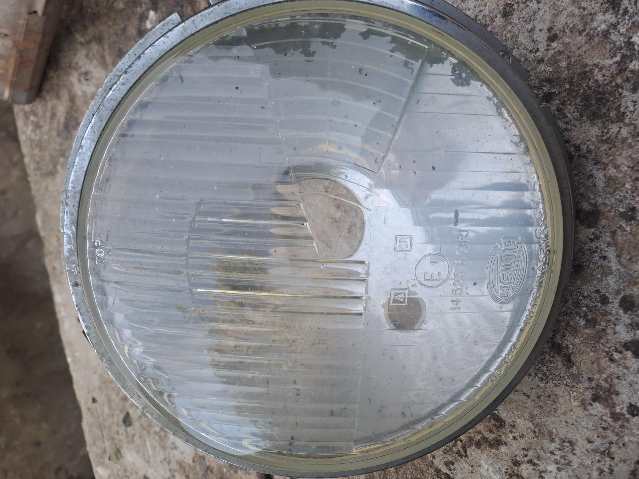 Optique de phare FORD Escort MK1 LesAnciennes.com