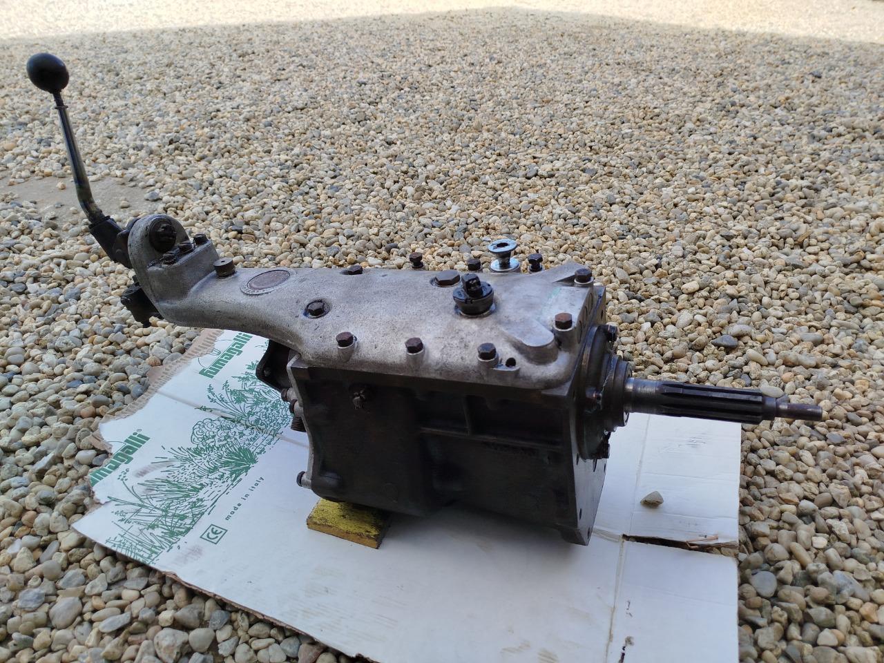 Boîte de vitesse JAGUAR XK140 LesAnciennes.com