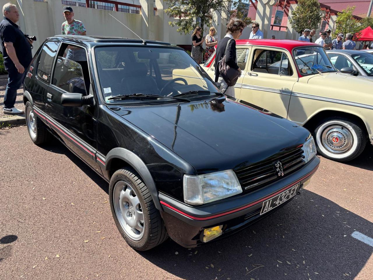 PEUGEOT 205 - 1993 LesAnciennes.com