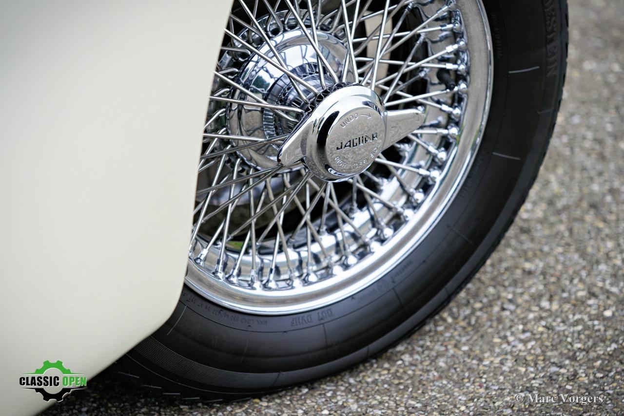 Roues JAGUAR XK150 3.4 LesAnciennes.com