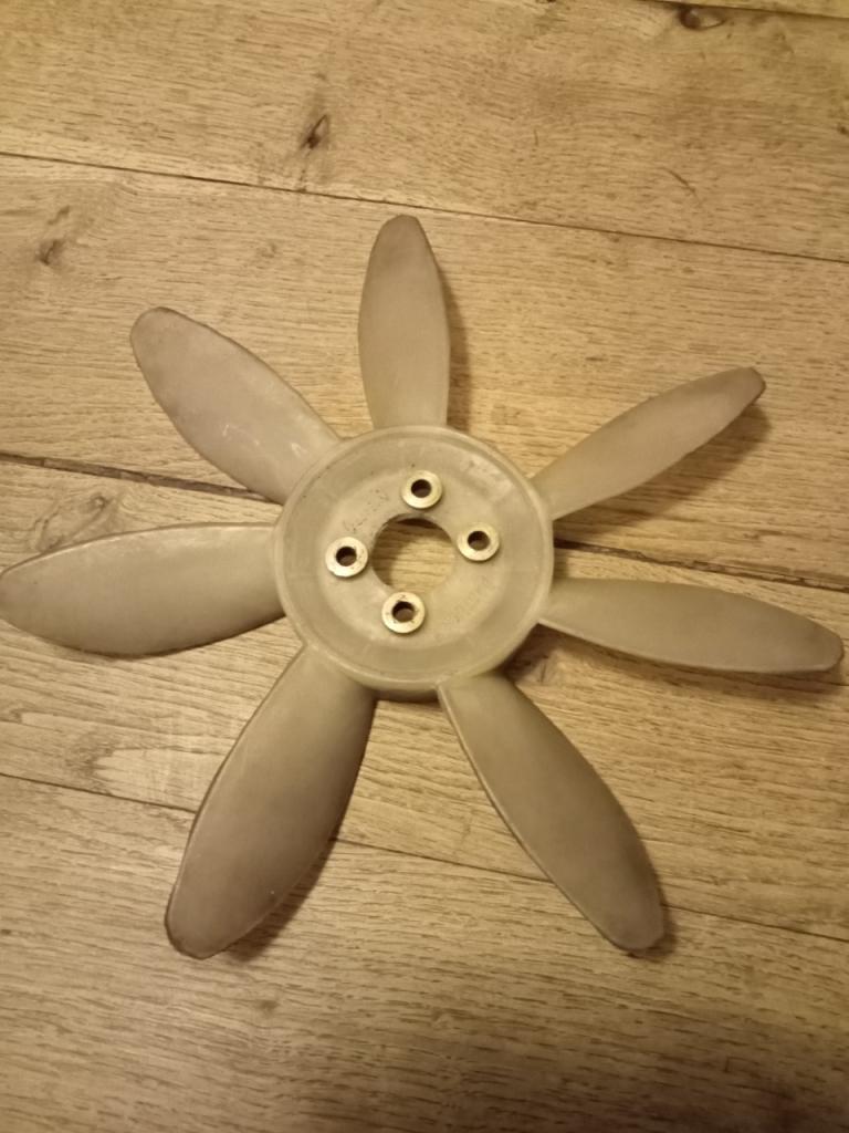 Hélice TRIUMPH TR3 LesAnciennes.com