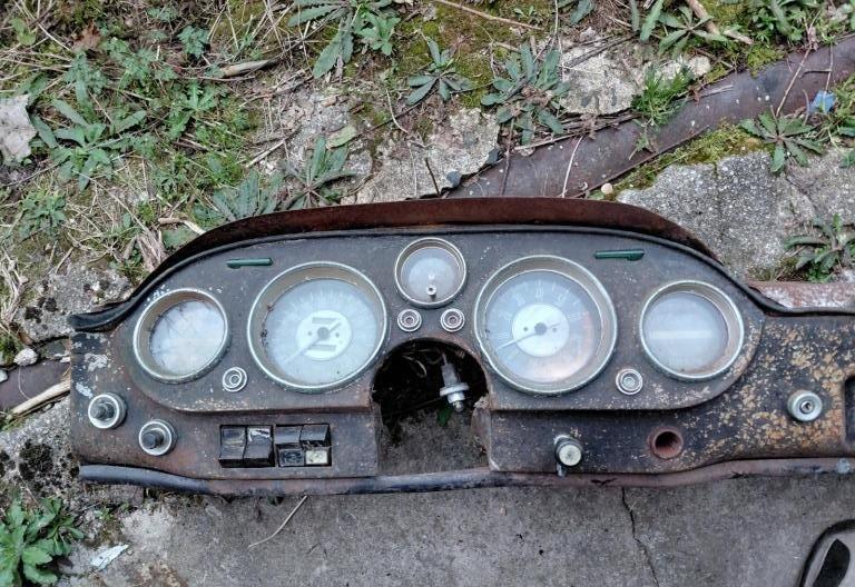 FIAT 2300 S TABLEAU DE BORD COMPTEURS LesAnciennes.com