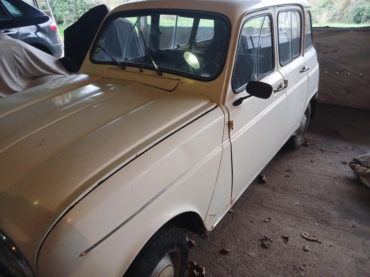 RENAULT 4L (R4L) Berline - 1974 LesAnciennes.com