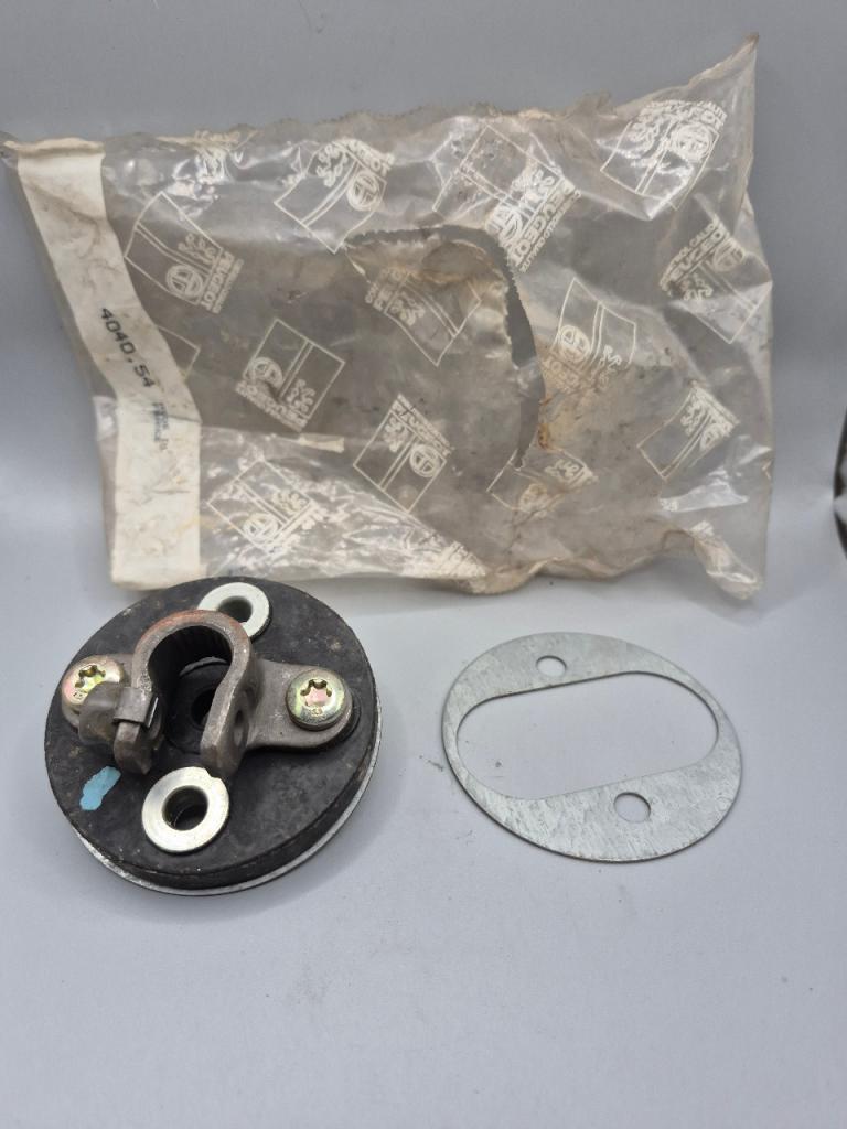 Flector PEUGEOT 305 LesAnciennes.com