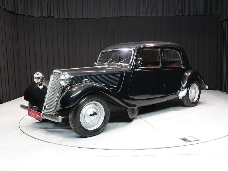 CITROEN Traction Avant 'light fifteen - 1947 LesAnciennes.com