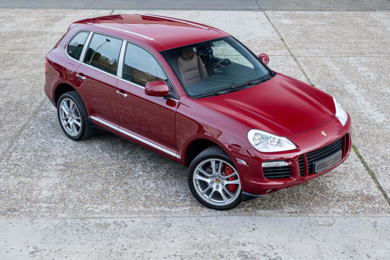 PORSCHE Cayenne Turbo LesAnciennes.com