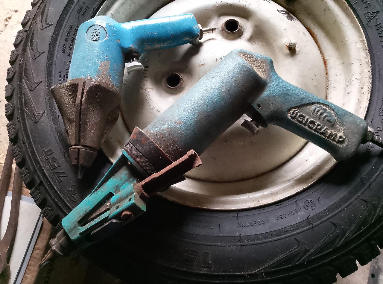 2 CLOUEURS PNEUMATIQUES LesAnciennes.com