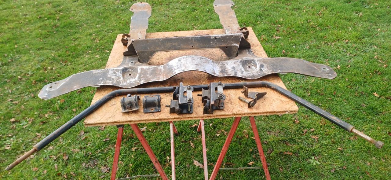 Berceau PEUGEOT 304 LesAnciennes.com